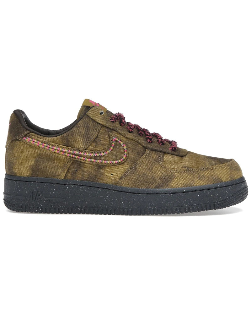 Nike Air Force 1 Low '07 QS Boucle Desert Moss Fierce Pink - visuel officiel StockX
