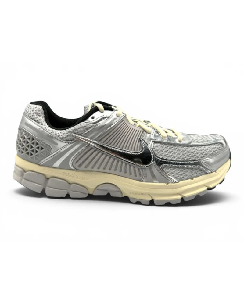 Nike Zoom Vomero 5 Grey Fog Chrome - visuel officiel StockX