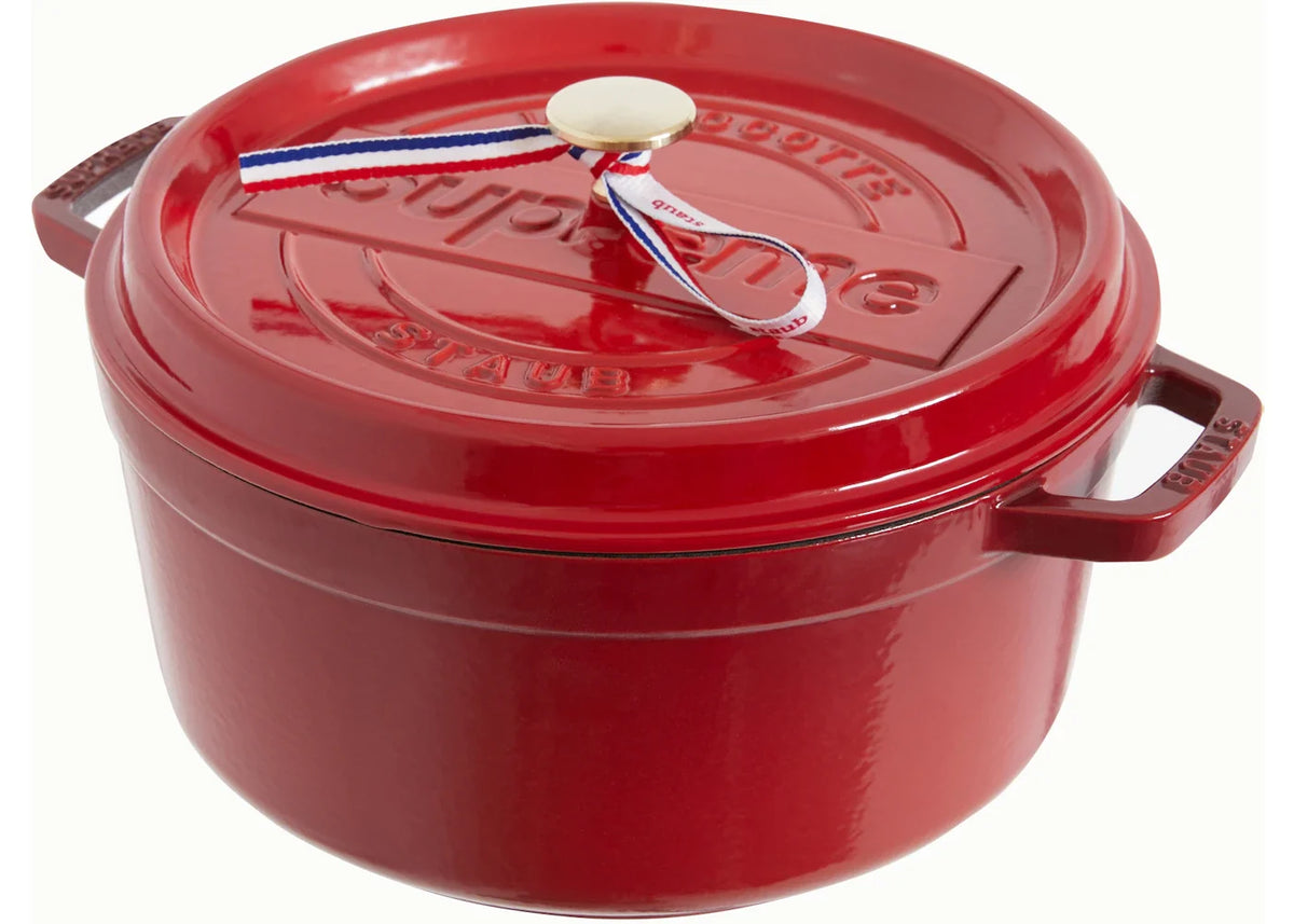 Supreme STAUB Round 5.5 Qt. Cocotte Red – Supreme – THE LAB CONCEPT CLUB Bienne